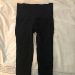 Spanx cropped leggings size small black